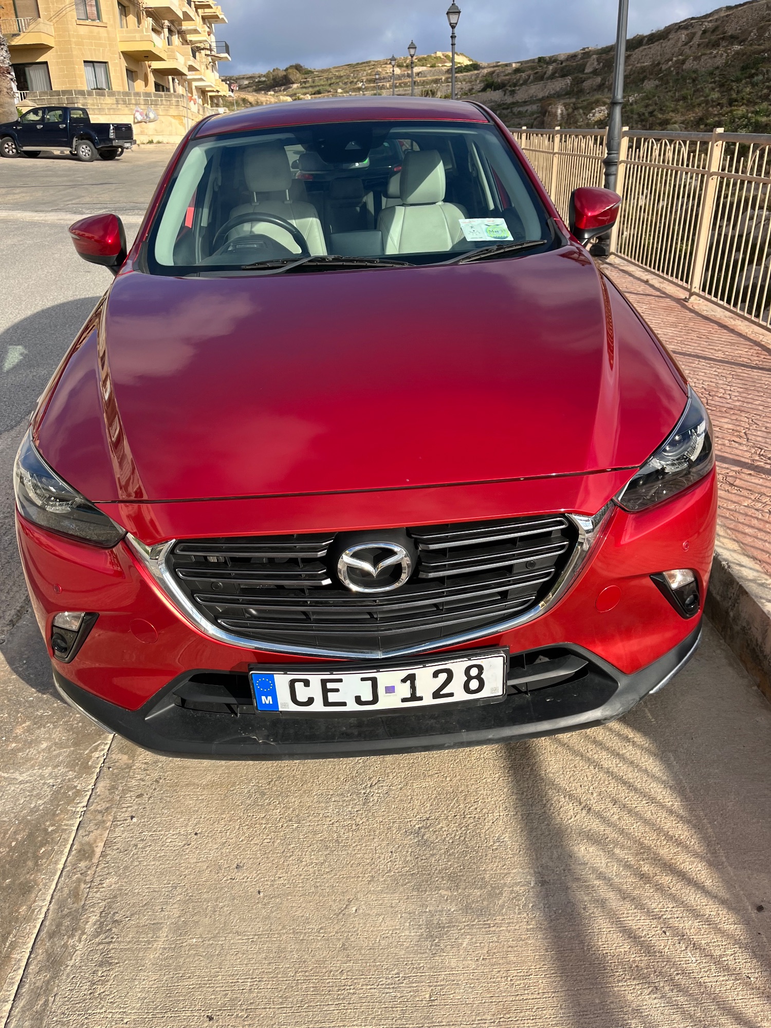 2018 Mazda CX-3 Fully loaded - Cream Leather - heads up display sport 1